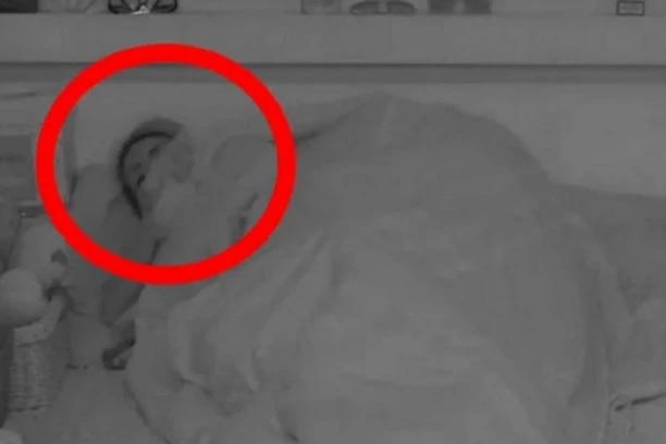 (VIDEO 18+) NIKAD ŽEŠĆA AKCIJA DO SADA! Karić naskakao na Ivanu kao sumanut, sve se treslo, pa je onda usledilo OVO!