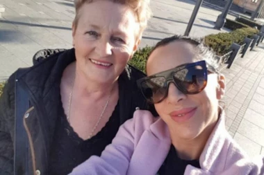MAJKA ROMANE PANIĆ U LOŠEM STANJU: Kroz suze priznala sa kakvim problemima se suočava zbog ćerkinog hapšenja!