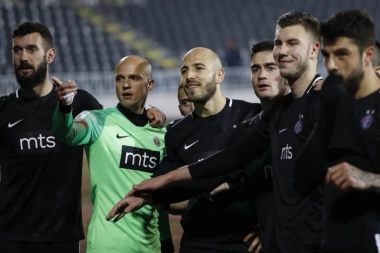 (FOTO) HUMSKA PODRHTAVA: Partizan na korak od OGROMNOG pojačanja!
