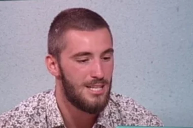 (VIDEO) Sa knedlom u grlu i suzama u očima otkrio porodičnu tajnu: Mensur napustio Zadrugu na par sati!