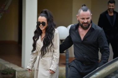 NE BISTE JE PREPOZNALI! Bila je finalista „Zvezda Granda“ kao mala, a sad je porasla: Tijana se od smernog devojčurka pretvorila u BOMBETINU PAMET DA VAM STANE!