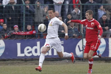 SRPSKI FUDBALER PROŠAO GOLGOTU U BUKUREŠTU: Ozloglašeni Điđi Bekali ga urnisao - ostao bez plate, mesta u ekipi, a onda su ga ponizili kao nikoga!