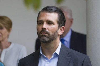 Devojka Trampovog sina pozitivna na koronavirus