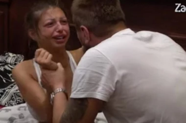 HAOS! Janjuša tukla ljubavnica i divljala po imanju: Maja: Smrdiš, kupam se po tri sata nakon seksa! Ne znam ni kako se je*em sa tobom!