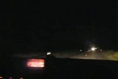 (VIDEO) Divljačka vožnja koja je odvela tri devojke u smrt: Snimak pre nesreće u Kuli zbog kojeg ćete se naježiti!