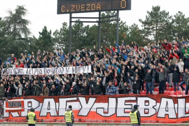 (FOTO) NEZAPAMĆEN GEST NAVIJAČA RADNIČKOG: Podrška lekarima i Novom Pazaru!