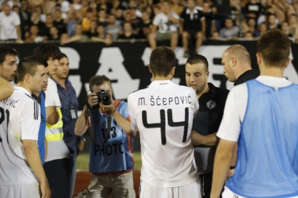 TORTURA NAD TOŠIĆEM NIŠTA NOVO U SRPSKOM FUDBALU:  Fudbaleri preživeli bombe, pištolje i otmice!