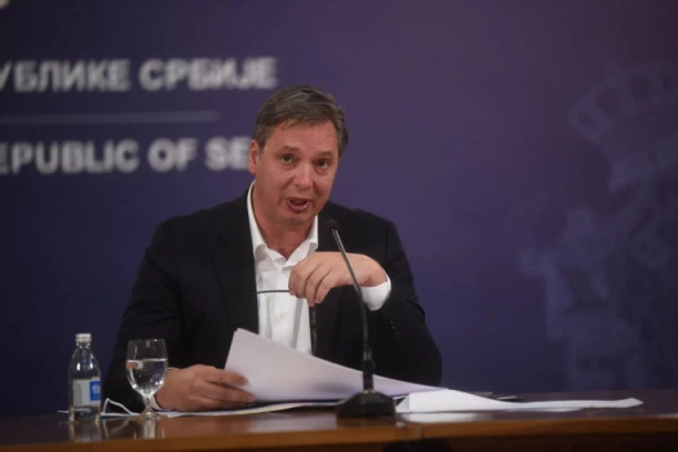 (FOTO) Vučić dao čitulju za Isidoru Bjelicu