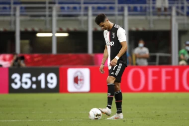 (FOTO) BURA U TORINU: Ronaldova sestra žestoko udarila na fudbalere Juventusa!