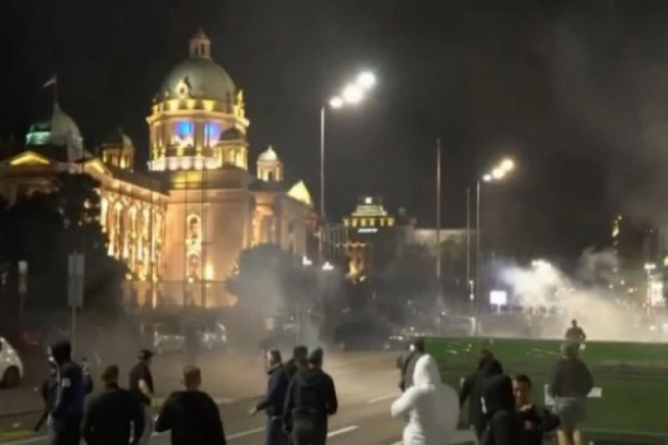 Pakleni plan demonstranata: Planiraju da blokiraju Brankov most!
