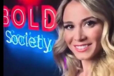 (VIDEO) ŠTA ĆE ŽENA DA MU KAŽE? Zlatan Ibrahimović u društvu najse*si novinarke u Italiji!