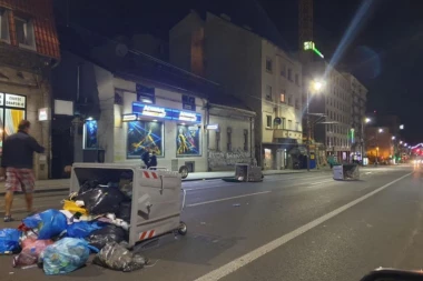 (FOTO) HAOTIČNI PRIZORI IZ PRESTONICE: Huligani su nastavili sa uništavanjem imovine svih Beograđanki i Beograđana