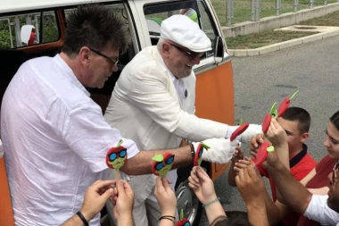 Pesma koja će osvežiti ovo leto: Crvena Jabuka i Željko Samardžić snimili sve!