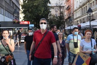 Boško okupio šačicu ljudi i krenuo ka Skupštini