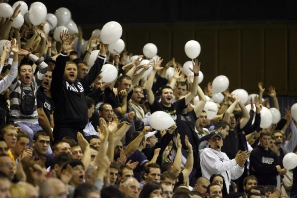 TANDEM SRPKIH REPREZENTATIVACA POTPISAO ZA PARTIZAN: Crno-beli dovode i Amerikanca