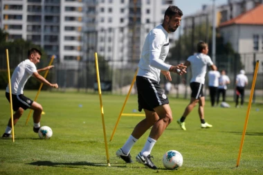 PRVO TESTIRANJE PA NA PUT: Fudbaleri Partizana od ponedeljka na Zlatiboru