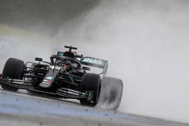 FORMULA 1: Mercedes nastavio DOMINACIJU! Perez zbog korone propušta i ovaj vikend, a menja ga ljubimac navijača