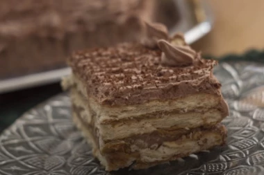 (RECEPT) Preukusna keks torta sa slatkom pavlakom - ne morate ni rernu da uključite