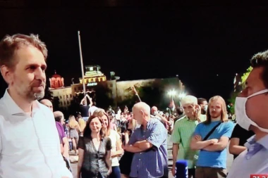 RADULOVE NEBULOZE SA PROTESTA: Vučić cvili kod Makorna i Merkelove da mu priznaju "lažne" izbore"