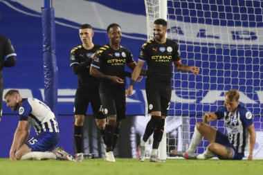 NEMILOSRDNI GRAĐANI: Petarda Sitija uz het-trik Sterlinga