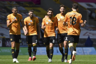 Vukovi potamanili "karamele"