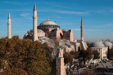 RADOVI U PUNOM JEKU: Erdogan ubrzava pretvaranje Aje Sofije u džamiju