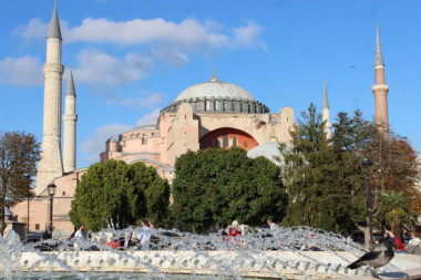 Pozadina pretvaranja drevne građevine u džamiju: Erdogan Aja Sofijom skreće pažnju s ekonomske krize!