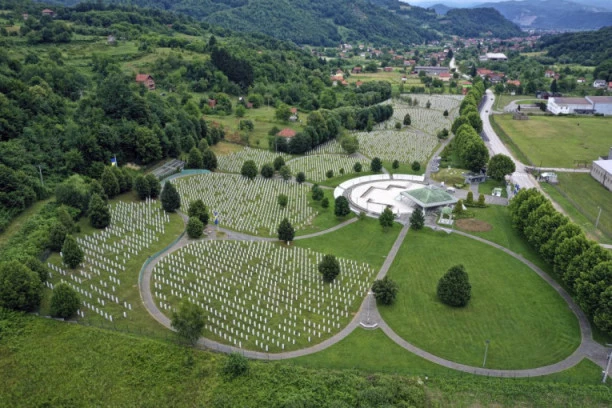 OGLASIO SE NUŽDIĆ: Rezolucija o Srebrenici je vrhunac licemerstva i ignorisanje volje Srba