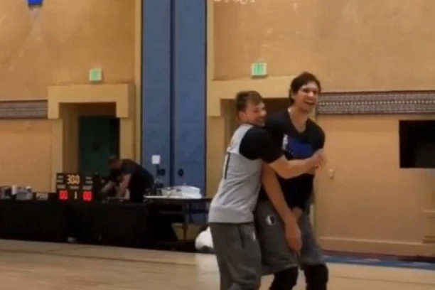 (VIDEO) LUKA UDARIO NA BOBANA Košarkaši Dalasa se dobro zabavili tokom treninga