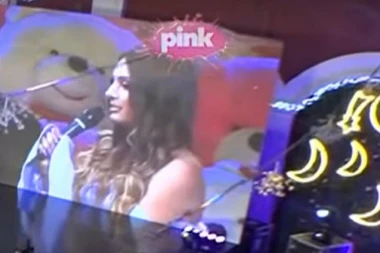 Ne postoje strane, kada su oni u pitanju: Nina Đogani okupila Anabelu i Gagija i raznežila svoje pratioce na Instagramu!