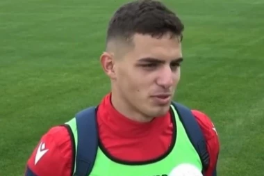 (VIDEO) KAD KAPITEN SABOTIRA SVOG SAIGRAČA: Luda peckanja na pripremama Zvezde!