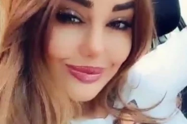 (HOT FOTO) PRIZOR IZ VLAŽNIH SNOVA! Saberite se i udahite duboko: ANA KORAĆ SE SKINULA I POKAZALA SVE - OBA POLA NA APARATIMA!