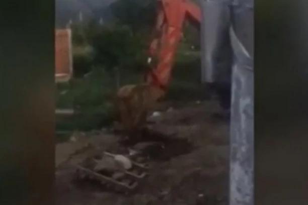 Novica Tončev naterao BAGERE na meštane: Sveti se svakome ko nije glasao za SPS