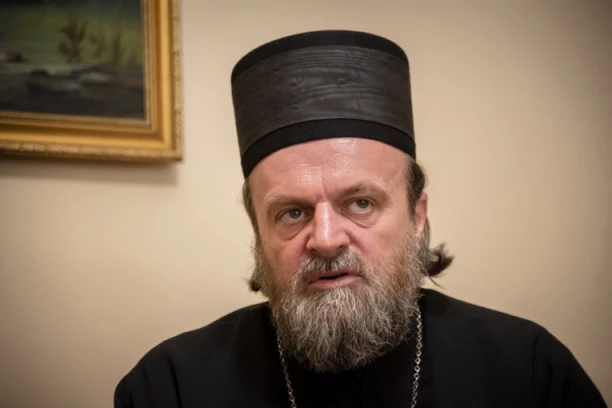 EPISKOP REMEZIJANSKI STEFAN: Zapad nam sprema zlo! UJEDINIMO SE, NA ULICI SE NE REŠAVA SUDBINA NARODA