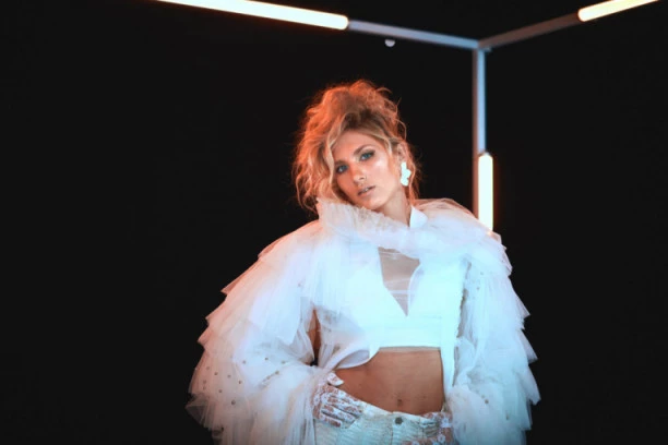 Čola u  novom spotu Nevene Božović (VIDEO)