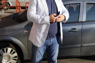 (FOTO) NEKADAŠNJI IGRAČ ZVEZDE PROMENIO LIČNI OPIS: Ne biste ga prepoznali na ulici!