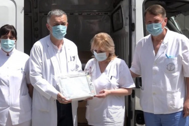 (VIDEO) NAŠI HEROJI: Fondacije "Novak Đoković" i "Delije Sever" donirale tri respiratora i 14 monitora za KBC u Severnoj Mitrovici