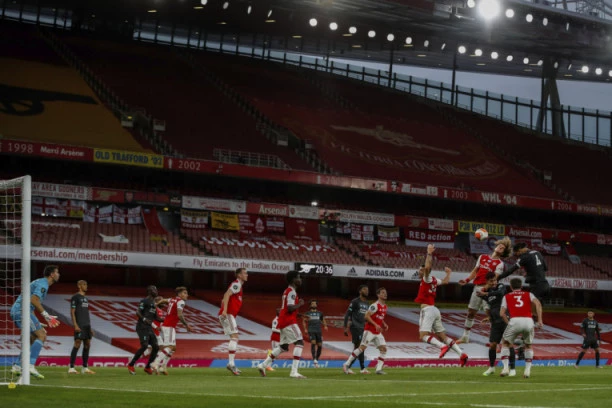 AKO OVAKO NASTAVE, BORIĆE SE ZA OPSTANAK: Arsenal ponovo poražen, Vulverhempton odneo pobedu sa Emirejtsa!