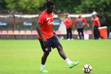 DOZLOGRDILO MU: Bivši fudbaler Zvezde tužio klub za 300 miliona funti!