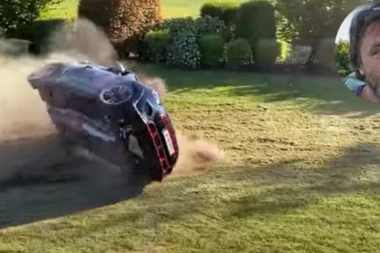 (VIDEO) Malo je reći da je ovaj čovek IDIOT: Slupao svoj skupoceni Mini u dvorištu kuće