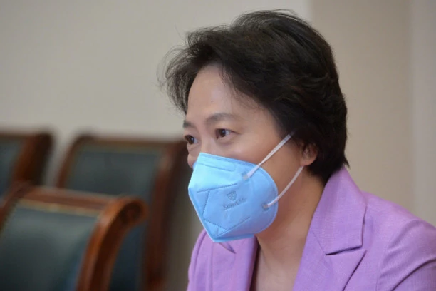 Čen Bo nakon potpisivanje ugovora za Fruškogorski koridor: Velika mi je čast što svedočim još jednom koraku u unapređenju saradnje Srbije i Kine