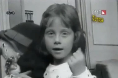 (FOTO) SUDBINA SE SUROVO POIGRALA SA ČOLINOM DEVOJČICOM! Trebalo je da bude velika zvezda, a onda se desilo... Pogledajte kako ona danas izgleda!