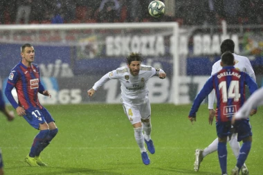 KAKAV CAR: Na oproštaju od kluba celu svoju platu dao zaposlenima!