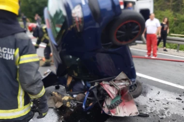 TROJE POGINULIH U JEZIVOJ NESREĆI U SMEDEREVU: Autobus prešao na suprotnu stranu kolovoza, TRAGIČAN EPILOG TEŠKOG KARAMBOLA!
