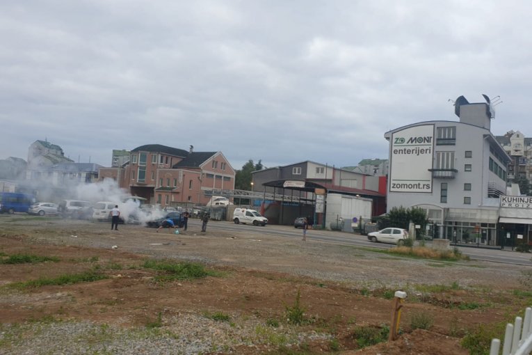 Zapaljeni automobil na Petlovom brdu