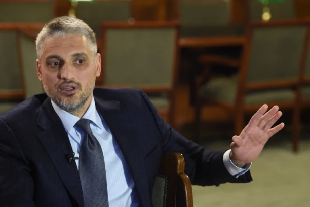 (FOTO) ČEDA SE OGLASIO NA DRUŠTVENIM MREŽAMA: Lider LDP "prebio" Švarcenegera i Stalonea