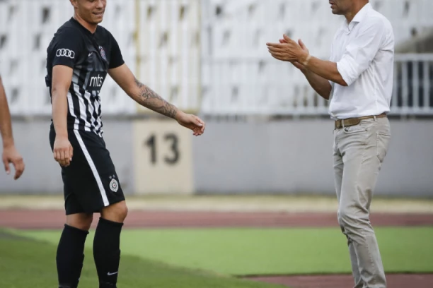 ĐUKIĆ PONOVO NA KLUPI! Velika šansa za srpskog trenera!