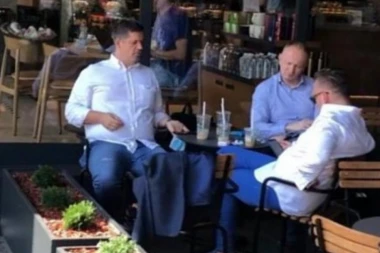 (FOTO) Handanović: Đilas POZER čim se ugase kamere pije kapućino i broji milione, to je njegova lažna briga za narod