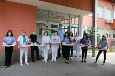 OVU UTAKMICU VI DOBIJATE: Željko Rebrača i Mozzart uz naše medicinare