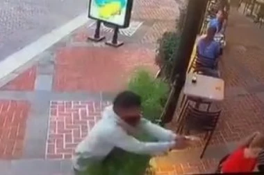 (VIDEO) BRUTALNA LIKVIDACIJA NIŠLIJE U EKVADORU! Saša primio metak u tržnom centru pred ćerkom i ženom